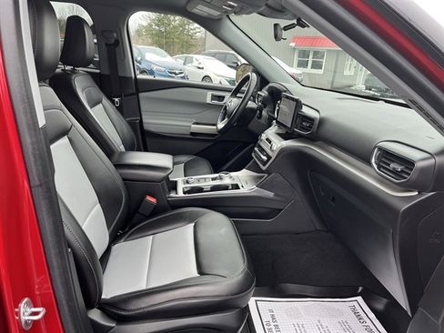 Used 2023 Ford Explorer XLT w/ Equipment Group 202A image 37