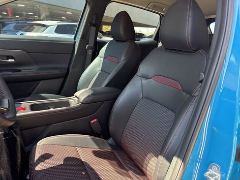 Used 2025 Nissan Kicks SR image 13