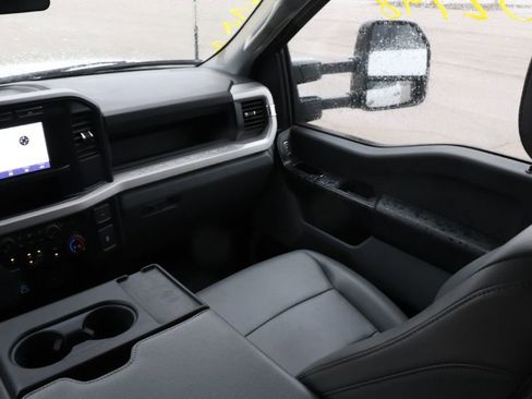 Used 2024 Ford F550 4x4 Crew Cab Super Duty image 13