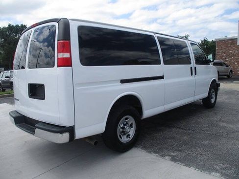 Used 2017 Chevrolet Express 3500 LT w/ LT Preferred Equipment Group RWD image 9