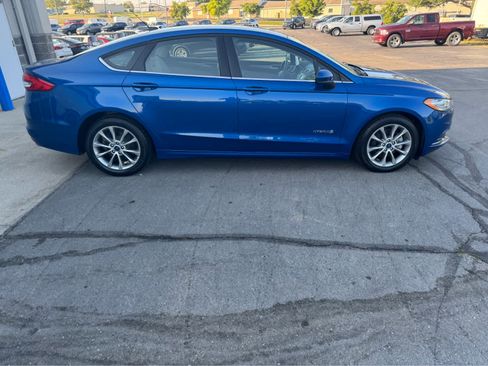 Used 2017 Ford Fusion S image 3