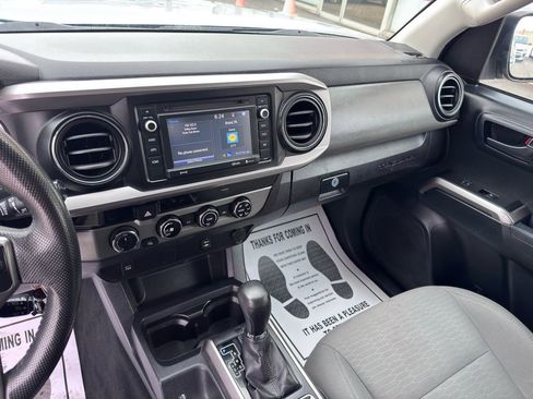 Used 2017 Toyota Tacoma SR5 w/ Tow Package image 20