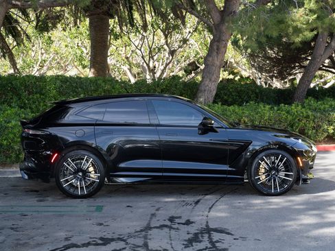 Used 2023 Aston Martin DBX 707 image 26