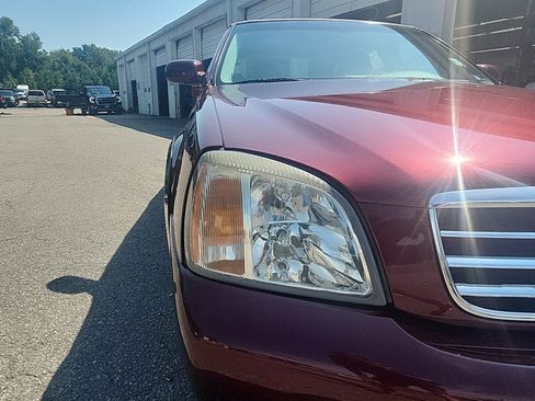Used 2002 Cadillac De Ville w/ Comfort/Convenience Pkg FWD image 9