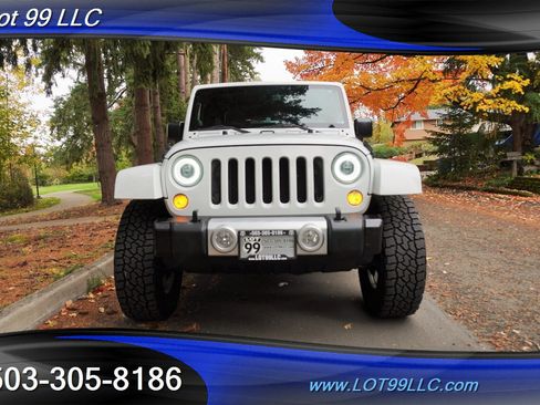 Used 2014 Jeep Wrangler Unlimited Sahara w/ Connectivity Group image 6