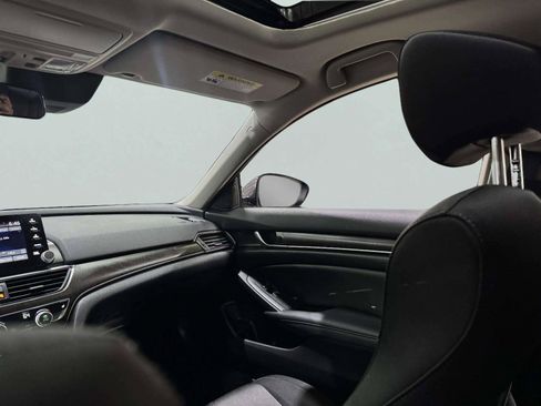 Used 2020 Honda Accord EX image 41
