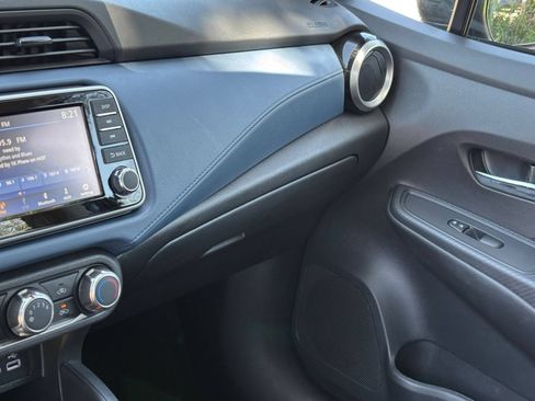 Used 2025 Nissan Versa SV FWD image 33