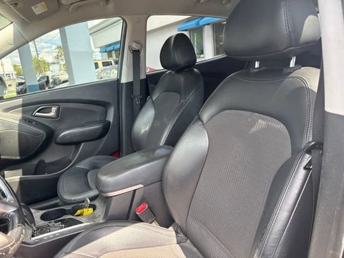 Used 2011 Hyundai Tucson GLS FWD image 7