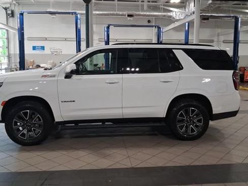 Used 2024 Chevrolet Tahoe Z71 w/ Luxury Package AWD/4WD image 3