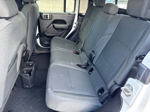 Used 2025 Jeep Gladiator Sport AWD/4WD image 15