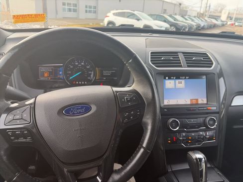 Used 2017 Ford Explorer XLT w/ Equipment Group 202A image 19