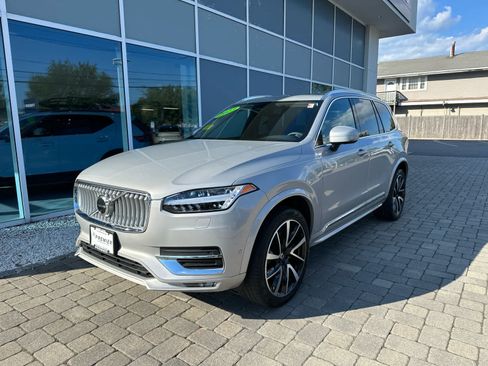 Used 2023 Volvo XC90 B5 Plus w/ Protection Package Premier AWD/4WD image 3