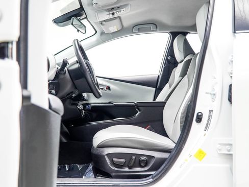 Used 2021 Toyota Prius Prime XLE FWD image 36
