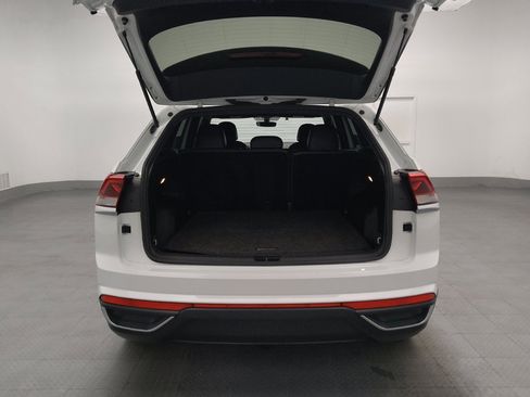 Used 2022 Volkswagen Atlas Cross Sport SE FWD image 29