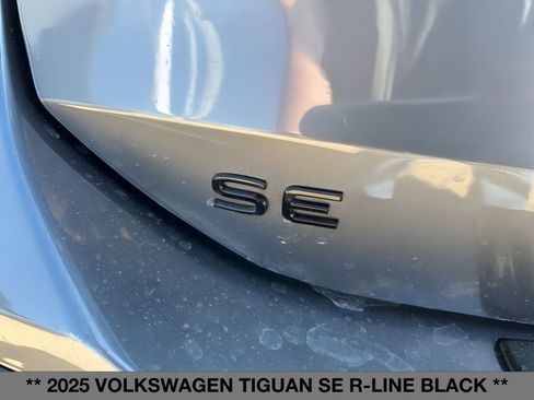 New 2025 Volkswagen Tiguan SE R-Line image 12