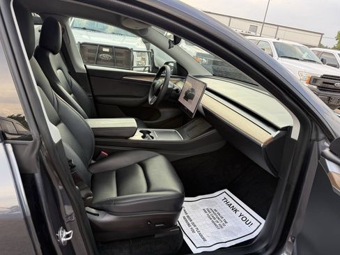 Used 2023 Tesla Model Y AWD image 10