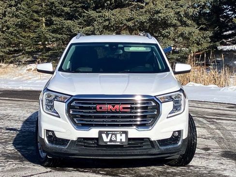 Used 2024 GMC Terrain SLT AWD/4WD image 28