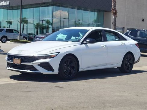 New 2026 Hyundai Elantra SEL Sport FWD image 2