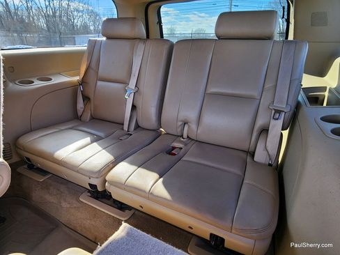 Used 2011 Cadillac Escalade ESV Premium image 58