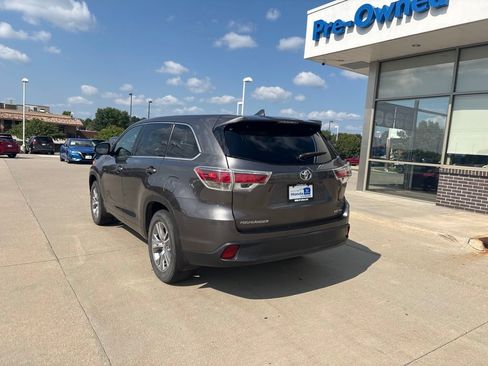 Used 2016 Toyota Highlander LE AWD/4WD image 7