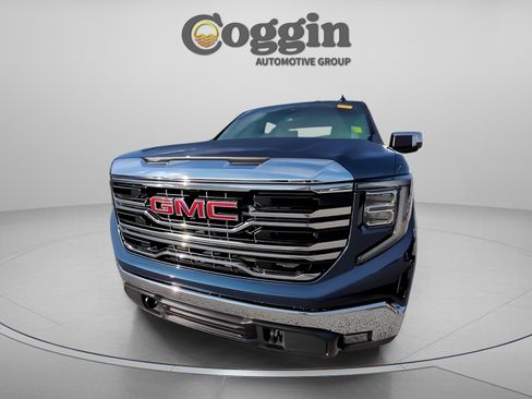 Used 2022 GMC Sierra 1500 SLT w/ SLT Premium Package image 24