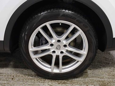 Certified 2023 Porsche Cayenne image 39