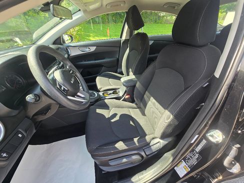 Used 2024 Kia Forte LXS FWD image 11