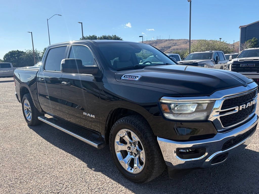 Used 2022 RAM 1500 Big Horn AWD/4WD image 3