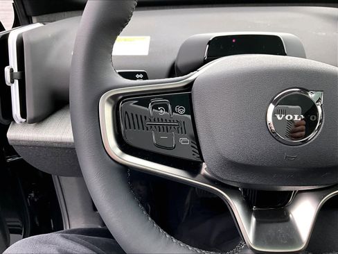New 2026 Volvo EX30 Plus w/ Climate Package image 17