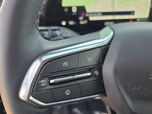 Used 2025 Chevrolet Equinox LT AWD/4WD image 25