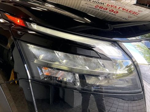 Used 2025 Nissan Pathfinder SV FWD image 25