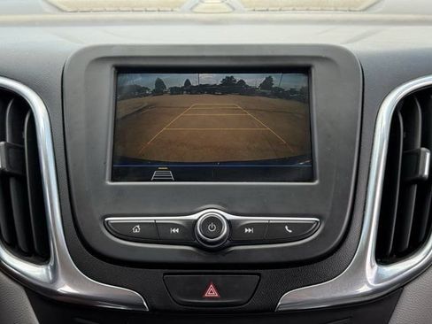 Used 2019 Chevrolet Equinox LS FWD image 18