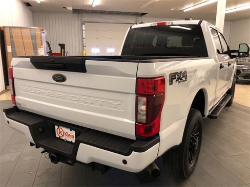 Used 2022 Ford F250 XLT w/ Black Appearance Package image 11