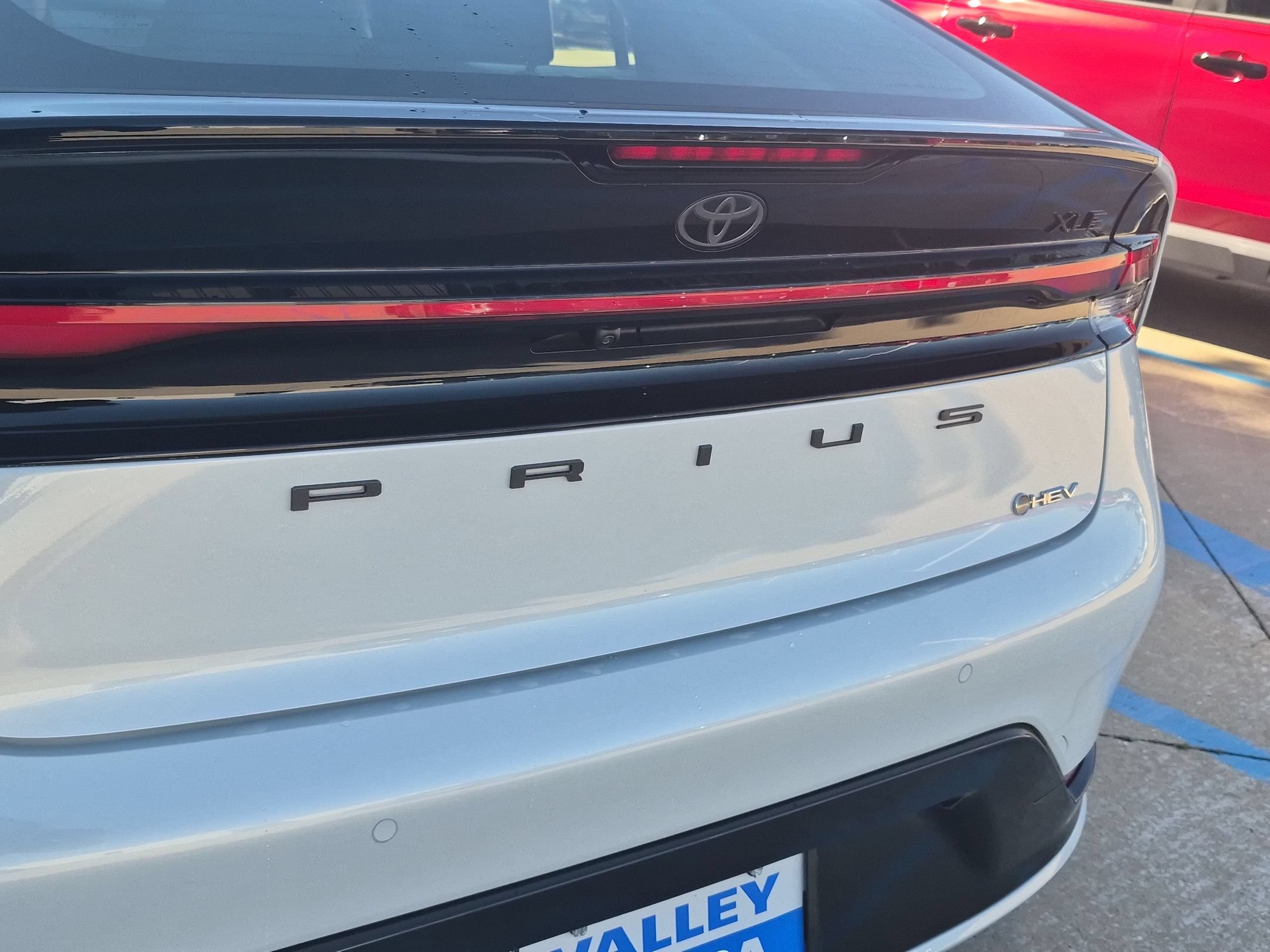 Used 2025 Toyota Prius XLE AWD/4WD image 27