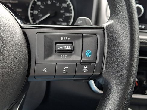 Used 2022 Nissan Rogue SV AWD/4WD image 24