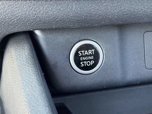 Used 2021 Nissan Rogue SV FWD image 33