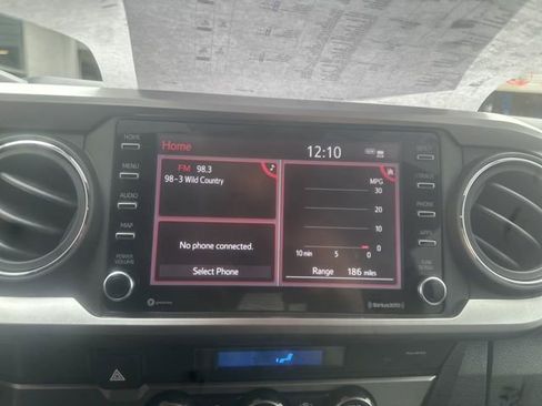 Used 2022 Toyota Tacoma SR5 w/ Technology Package image 13