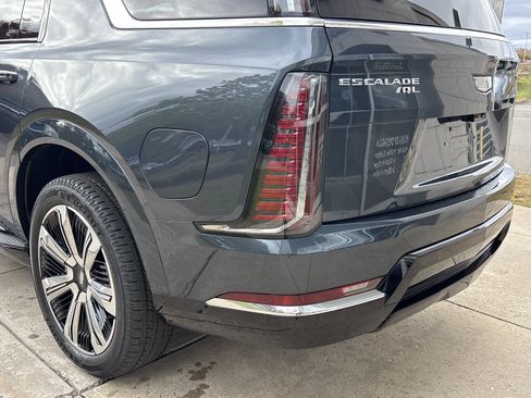 New 2026 Cadillac Escalade IQL Luxury image 22