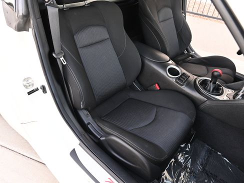 Used 2010 Nissan 370Z Coupe image 14