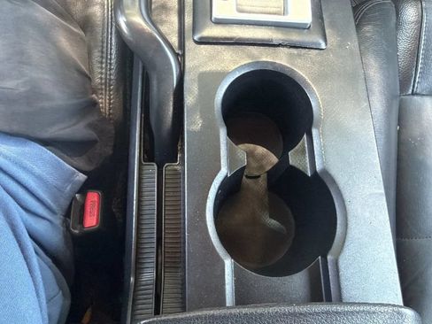 Used 2006 Ford Mustang Coupe RWD image 40