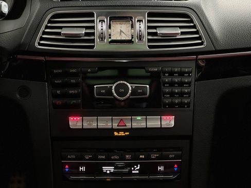 Used 2015 Mercedes-Benz E 400 4MATIC Coupe image 30