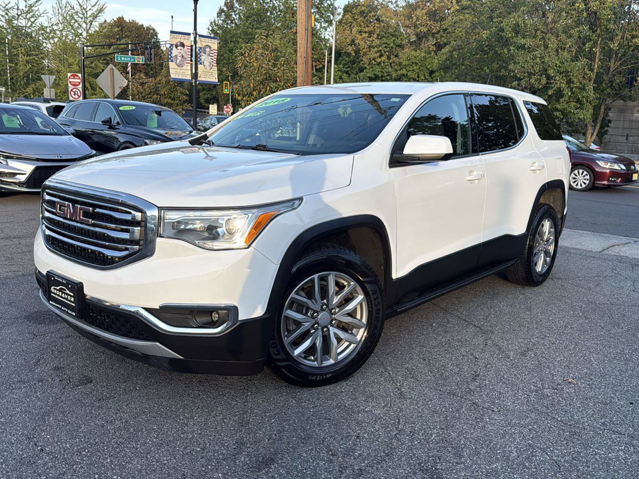 Used 2018 GMC Acadia SLE AWD/4WD image 3