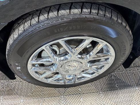Used 2011 Toyota Avalon Limited FWD image 27