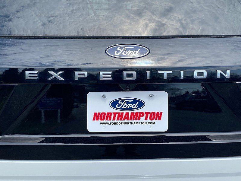 Certified 2025 Ford Expedition Active AWD/4WD image 11