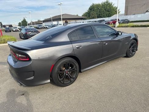 Used 2022 Dodge Charger R/T RWD image 4