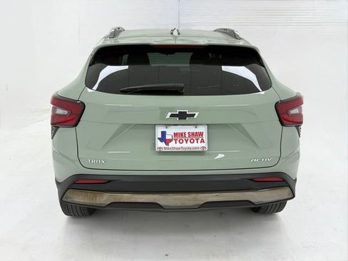 Used 2024 Chevrolet Trax ACTIV w/ Sunroof Package image 19