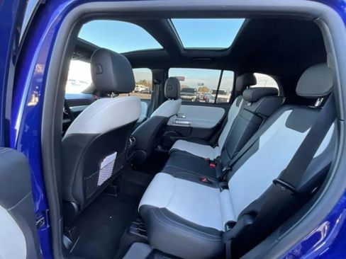 Used 2022 Mercedes-Benz GLB 250 image 11