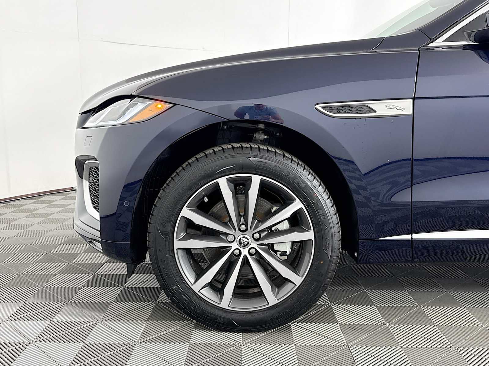 New 2025 Jaguar F-PACE R-Dynamic S AWD/4WD image 30