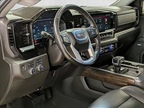 Used 2022 GMC Sierra 1500 Elevation w/ Elevation Premium Package AWD/4WD image 9