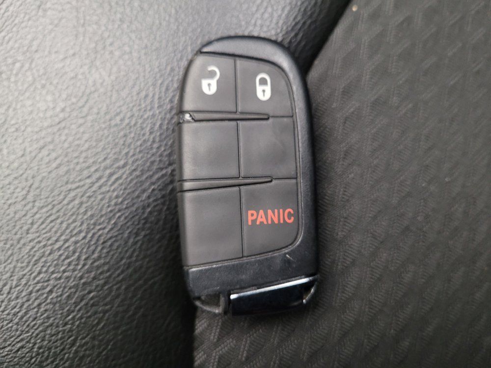 Used 2023 Jeep Compass Latitude AWD/4WD image 32